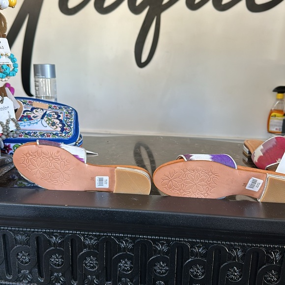 NWT silk slides - Picture 3 of 4